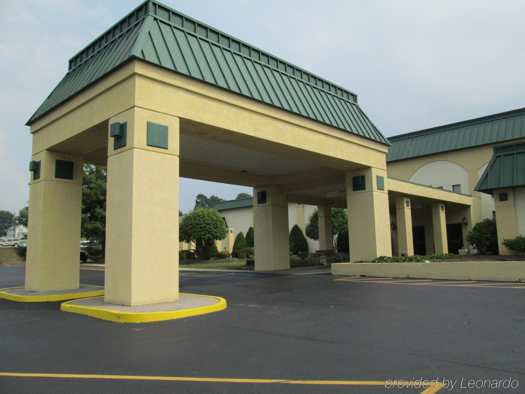 Ramada By Wyndham Indiana Hotel Exterior foto